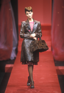 christian-lacroix-fw-1998-3.thumb.png.b6facd1c1c5cc6da547039241ddec844.png