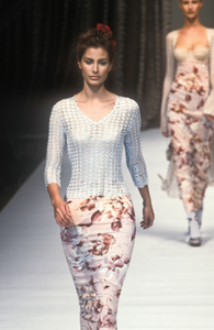 dolce-gabbana-ss-1997-4.thumb.png.60cdc5c231dd825e67d7c6e5e6ce03d9.png