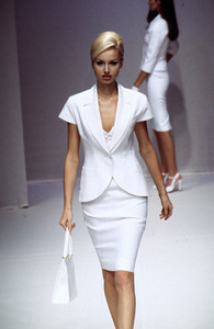 lanvin-ss-1996-2.thumb.jpg.58080a8199fcd4b4454e3c8e0751dd01.jpg