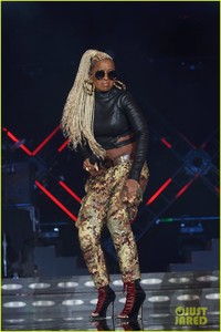 mary-j-blige-says-divorce-from-kendu-isaacs-has-been-hell-01.jpg