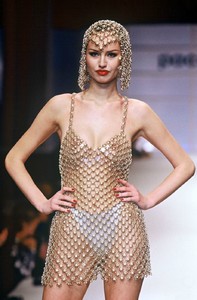 paco-rabanne-hc-ss-1995-3.thumb.jpg.279236bc5e4642ddb38b86aa35dbfe51.jpg