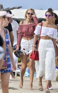 taylor-hill-daphne-groeneveld-arrive-at-the-club-55-beach-in-saint-tropez-07-23-2017-1.jpg