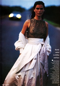 vogue_uk_oct_1988_34.thumb.jpg.c6110d9318ec31329bd73950f98505f9.jpg