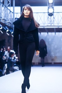 2_azzedine-alaia-fw-1989-3_html.thumb.JPEG.bacdcf87d7e3125d9238a72acb8478aa.JPEG