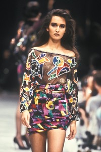 3_versace-fw-1989-4_html.thumb.JPEG.9e4faad8990e99f34979eb55bd096507.JPEG