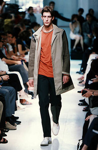 5992232770fb3_IcebergSpringSummer2000MilanFashionWeek.thumb.jpg.10ffae74800a7368c3a9e361b3b71d97.jpg