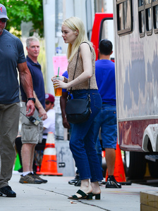 emmastone set of maniac nyc 17 (13).jpg