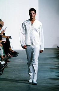 599b510567271_RichardEdwardsSpringSummer2000NewYorkFashionWeek1.thumb.jpg.fc8529eba0c5702188fd6d828fdc500e.jpg