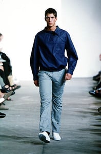 599b510661cf1_RichardEdwardsSpringSummer2000NewYorkFashionWeek2.thumb.jpg.c2e448d2b15f17fd5f6c293b8c052448.jpg