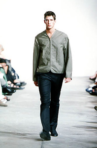 599b510822e7e_RichardEdwardsSpringSummer2000NewYorkFashionWeek.thumb.jpg.5f430b9a467f6a827f86d6048a2c1d84.jpg