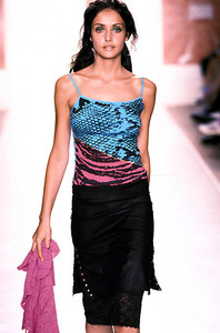 599f72bd3db3b_GilrsRuleSpringSummer2000NewYorkFashionWeek6.thumb.jpg.21727c4967998c0ce8fc7d97d137dfeb.jpg