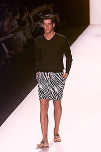 59a085654fdc1_MichaelKorsSpringSummer2000NewYorkFashionWeek2.thumb.jpg.608dc1606e9a048df9ac9a3c4a5129cd.jpg