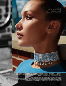 Bella-Hadid-Harpers-Bazaar-China-September-2017-Cover-Photoshoot04.thumb.jpg.9d3189e95ac798ea4d02cdc79131e9c7.jpg