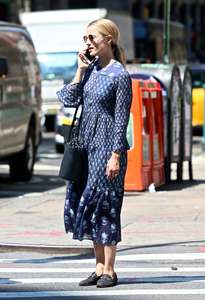 Dianna-Agron-out-and-about-in-Soho--02.jpg