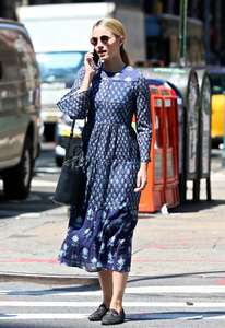 Dianna-Agron-out-and-about-in-Soho--03.jpg