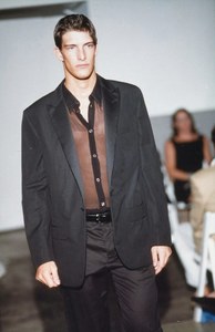 HELMUT-LANG-SPRING-2000-RTW-32.thumb.JPG.fb45ba1b98fbd27218def610ee301ac0.JPG