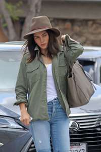 Jenna-Dewan-Tatum--Out-and-about-in-Sherman-Oaks--13.jpg