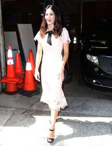 Jenna-Dewan-Tatum-at-Live-with-Kelly-and-Ryan--12.jpg