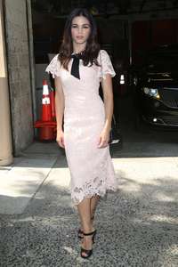 Jenna-Dewan-Tatum-at-Live-with-Kelly-and-Ryan--18.jpg