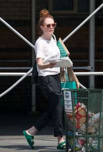 Julianne-Moore-out-in-New-York-City--06.jpg