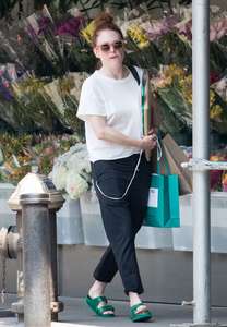 Julianne-Moore-out-in-New-York-City--08.jpg