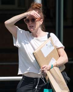 Julianne-Moore-out-in-New-York-City--12.jpg