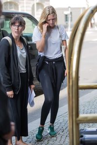 Toni-Garrn-Arrives-on-Berlin-I-love-you-set--05-662x993.jpg