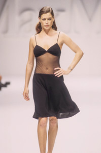 carre-otis-max-mara-ss-1995-3.thumb.JPEG.6247c74c153778e6dcbb282a2cdffa82.JPEG