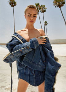 elle-uk-september-2017-cara-delevingne-by-kai-z-feng-02.thumb.jpg.1ada353866766fd70aea2ba66893b402.jpg