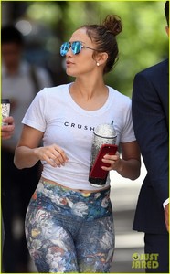 jennifer-lopez-alex-rodriguez-gym-02.jpg