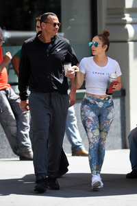 jennifer-lopez-grabs-a-post-workout-water-with-arod-82417-7.jpg