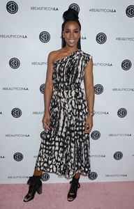 kelly-rowland-beautycon-festival-in-los-angeles-08-13-2017-7.jpg