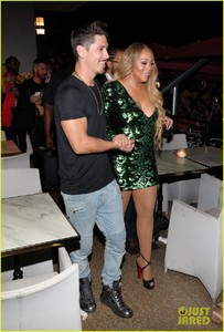 mariah-carey-bryan-tanaka-her-twins-celebrate-at-miami-concert-after-party-06.jpg