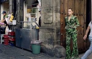 vogue-mexico-september-2017-guinevere-van-seenus-by-philip-lorca-dicorcia-03.thumb.jpg.b1ddbf0e7f44e91741cb7d10348fa15a.jpg