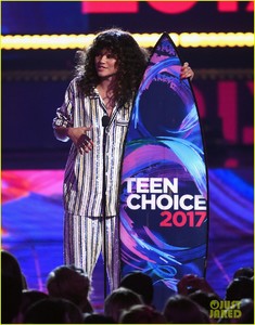 zendaya-teen-choice-awards-2017-speech-02.jpg