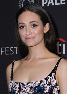 50950685_picturepub-emmy-rossum-001.jpg