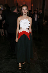 51786546_kiernan-shipka-42.jpg