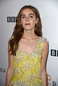 51804783_kiernan-shipka-31.jpg