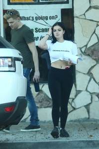 52694467_ariel-winter-7.jpg