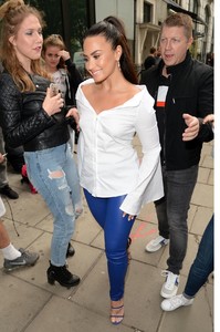 52697636_demi-lovato-in-london-20170927-5.jpg