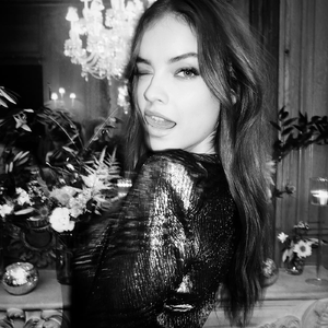 52720345_barbara-palvin004.png