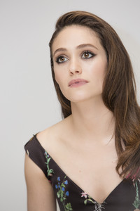 52896165_emmy-rossum-15.jpg