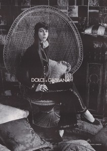 59b3b5dc79745_DolceGabbanaSS93campaign_PhS.Meisel..thumb.jpg.2f997788dd854950c6a1d50e0c2145d7.jpg