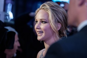 PicturePub_JenniferLawrence_06Sep2017_Mother_UK__181_.jpg