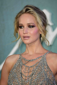 PicturePub_JenniferLawrence_06Sep2017_Mother_UK__28_.jpg