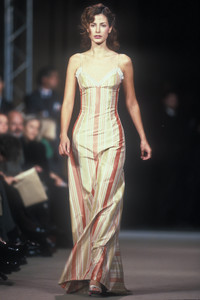 chloe-ss-1998-3.thumb.JPEG.99355d550e3913e726ee876f73e68ed9.JPEG