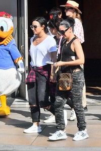 demi-lovato-at-disneyland-with-rumored-girlfriend-dj-lauren-abedini-in-anaheim-91017-20.jpg