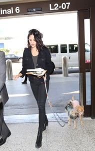 eiza-gonzalez-at-lax-airport-91917-1.jpg