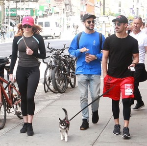 sophie-turner-out-for-a-stroll-with-her-puppy-named-porky-in-nyc-september-8-2017-29.jpg