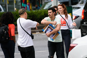 sophie-turner-spotted-out-shopping-in-nyc-september-15-2017-13.jpg